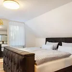 Bummelallee Schloesschen Appartement *