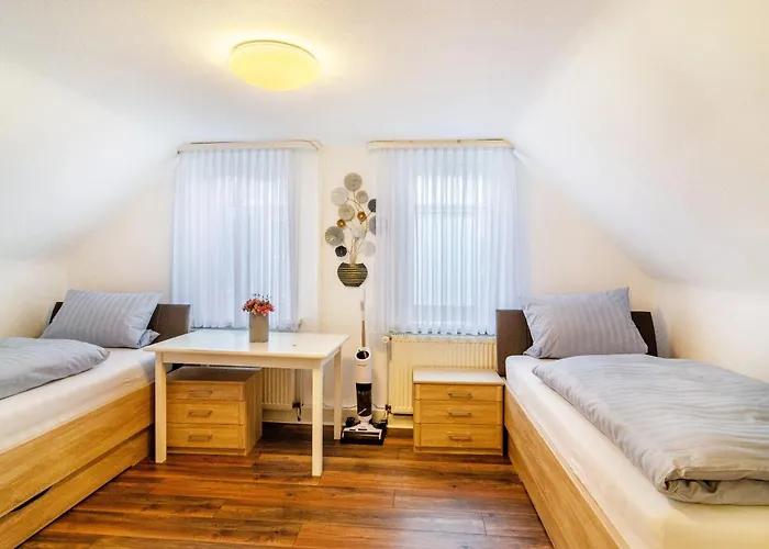 Bummelallee Schloesschen Бад-Гарцбург